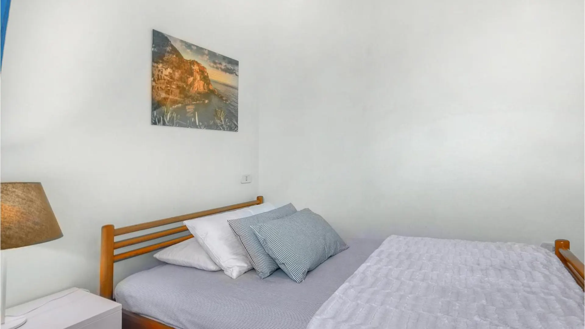 Holiday home 3 Bedroom Beautiful Home In Rapallo