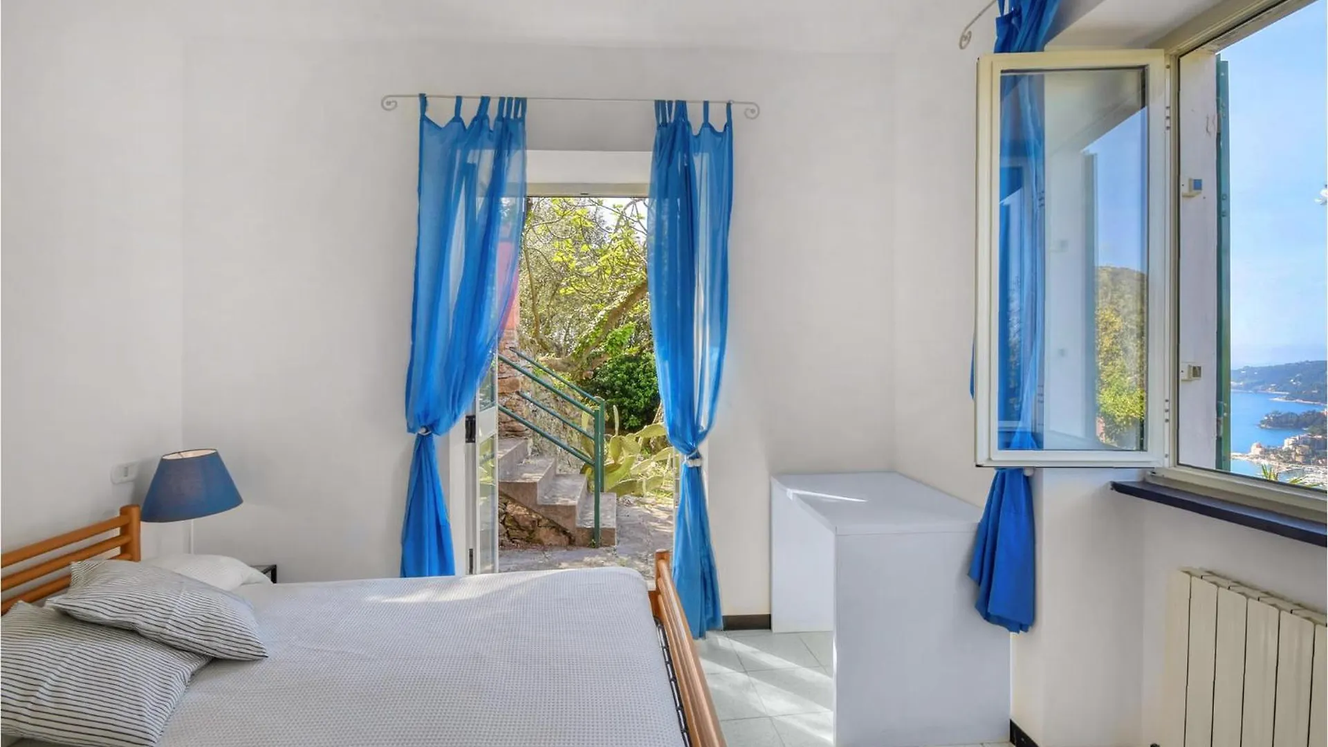 Holiday home 3 Bedroom Beautiful Home In Rapallo Italy