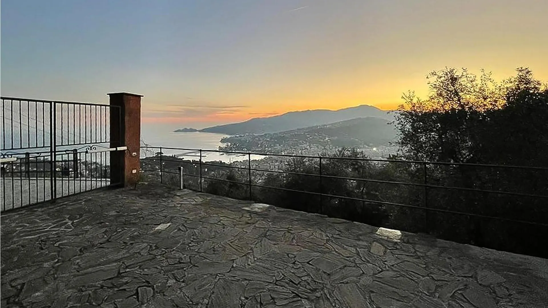 Holiday home 3 Bedroom Beautiful Home In Rapallo