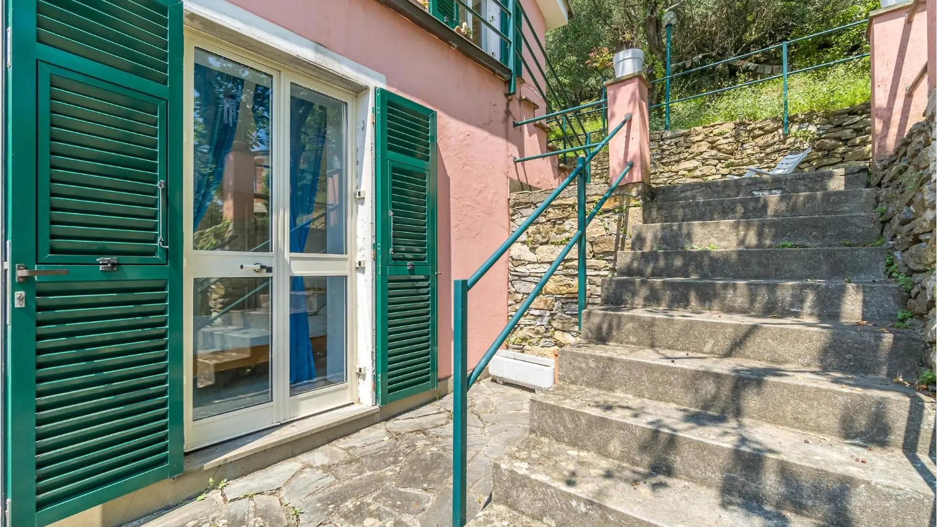 Holiday home 3 Bedroom Beautiful Home In Rapallo