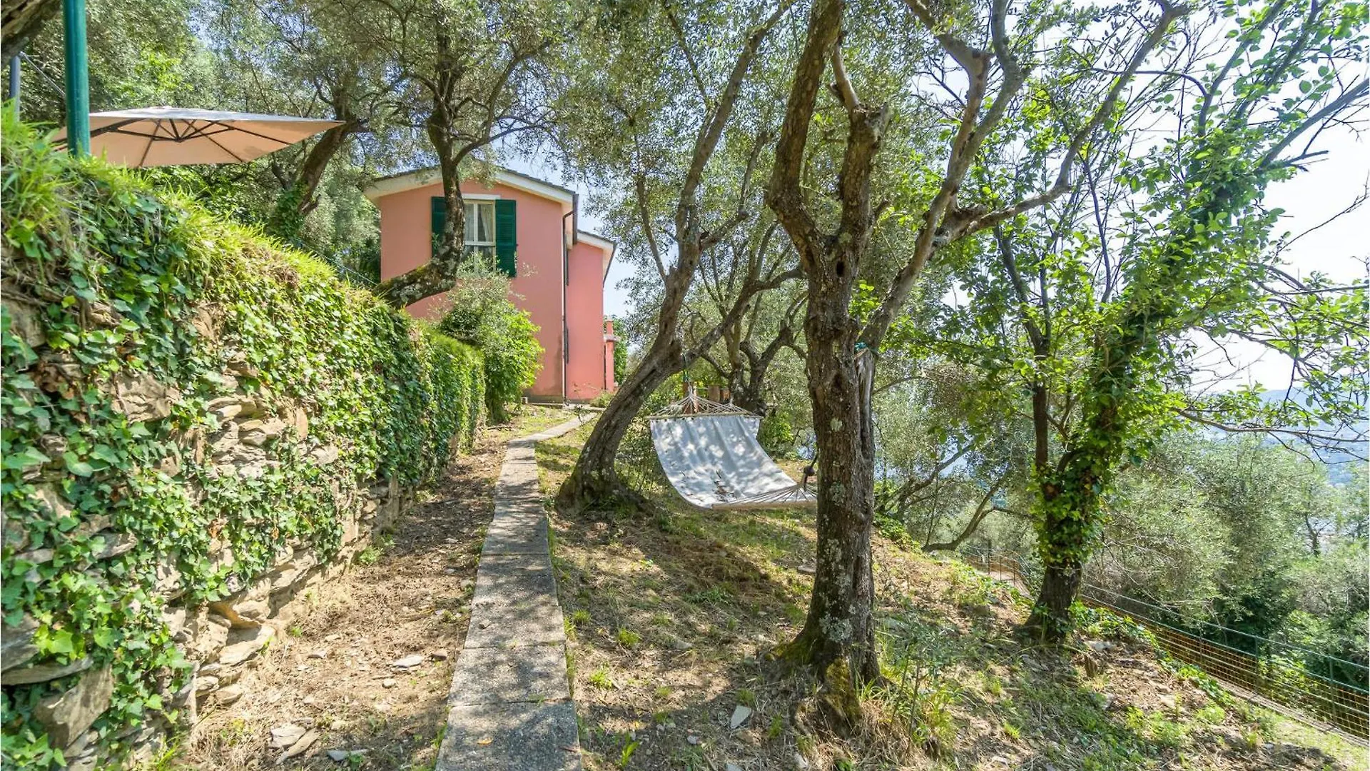 Holiday home 3 Bedroom Beautiful Home In Rapallo Italy