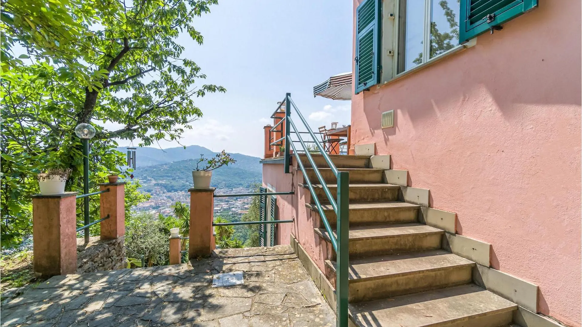 3 Bedroom Beautiful Home In Rapallo