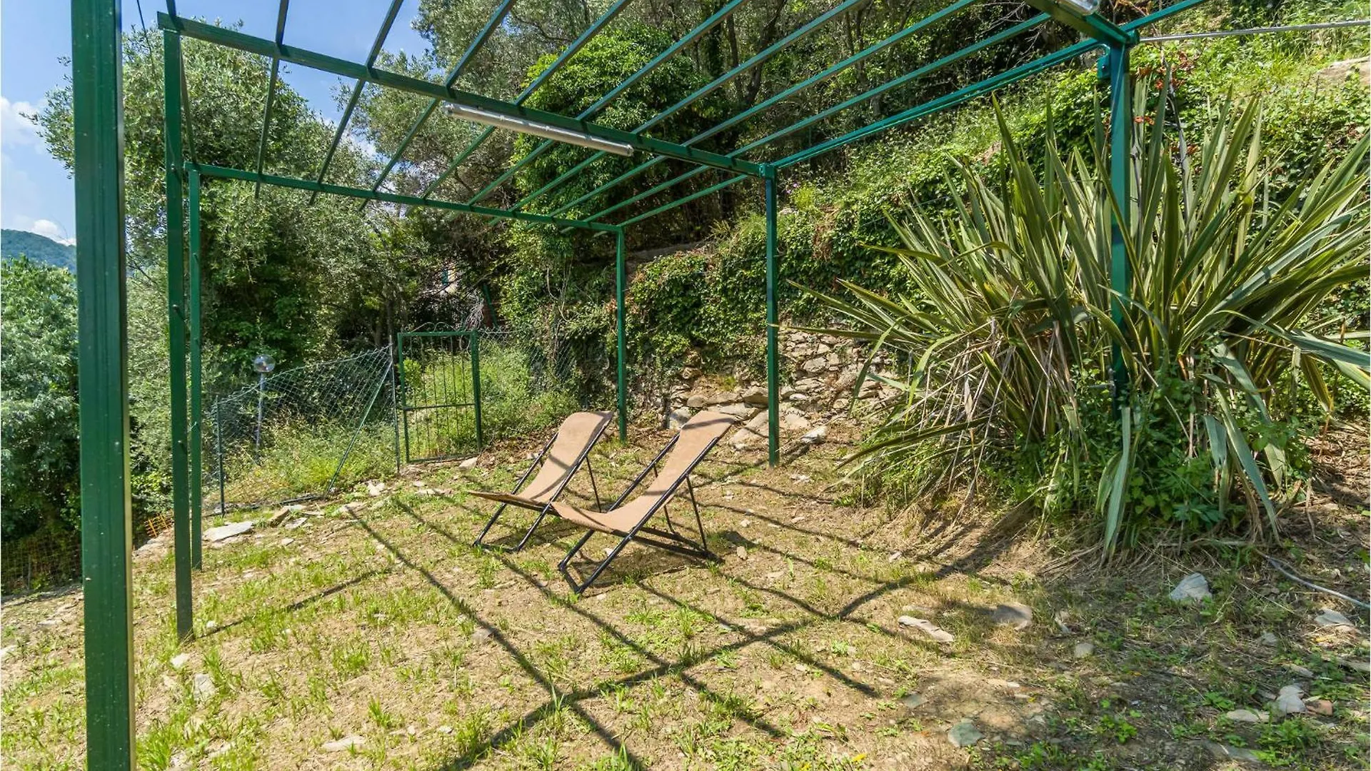 3 Bedroom Beautiful Home In Rapallo 0*,