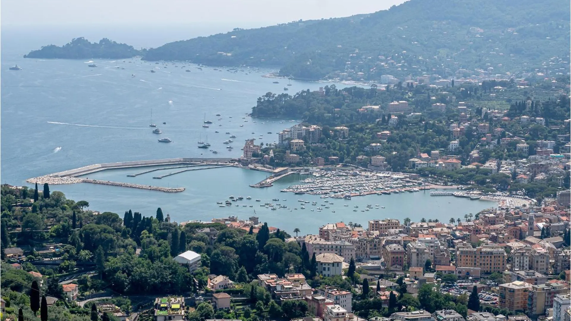 Holiday home 3 Bedroom Beautiful Home In Rapallo